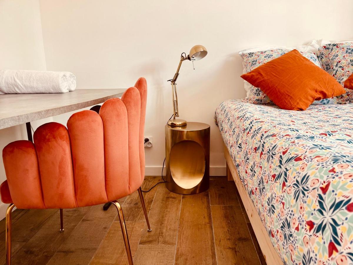 Aux Tourelles 1888 - Tres Proche Lyon Bed & Breakfast 2*